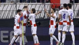 他共有四粒 他共有四粒